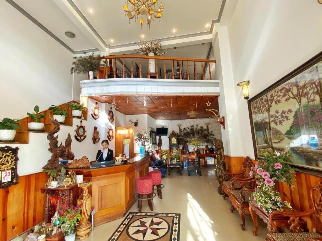 Gold Night Hotel Dalat Exteriör bild