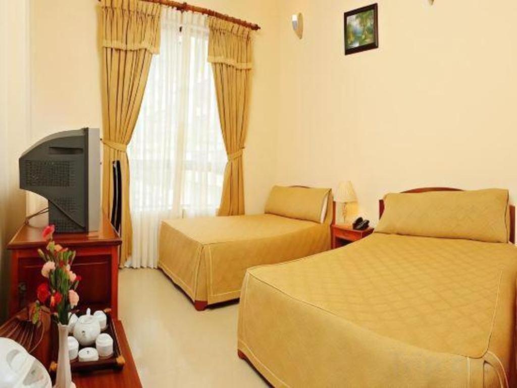 Gold Night Hotel Dalat Exteriör bild