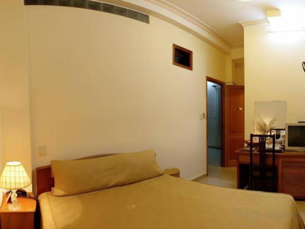 Gold Night Hotel Dalat Exteriör bild